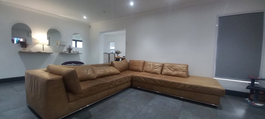 5 Bedroom Property for Sale in Wetton Western Cape